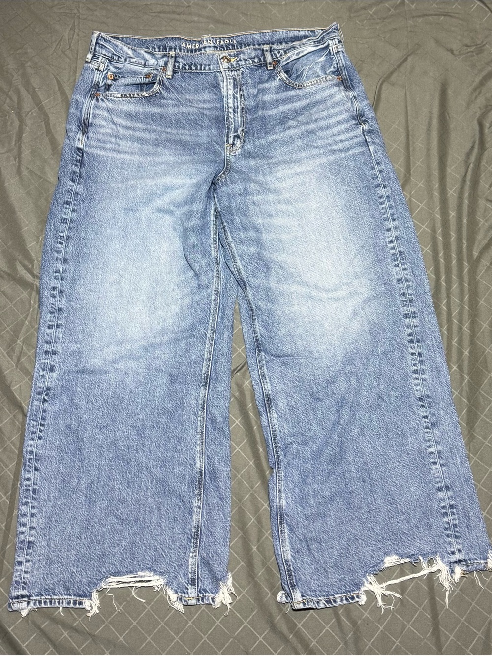American Eagle Women’s Light Blue Wide-Leg Distressed Jeans